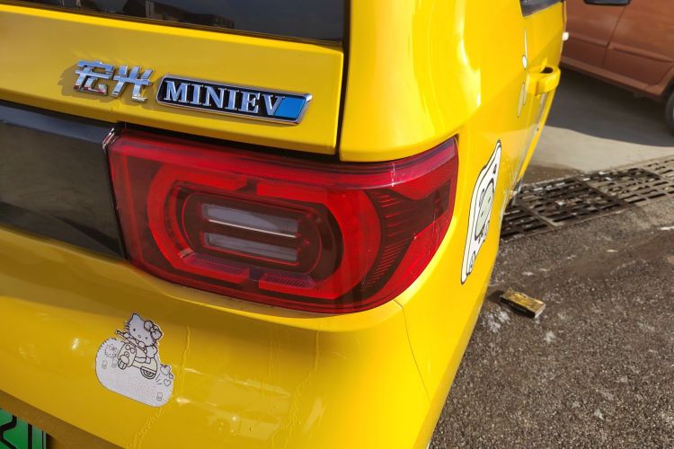 五菱汽车 宏光MINIEV 2021款 马卡龙臻享款 三元锂车身外观9