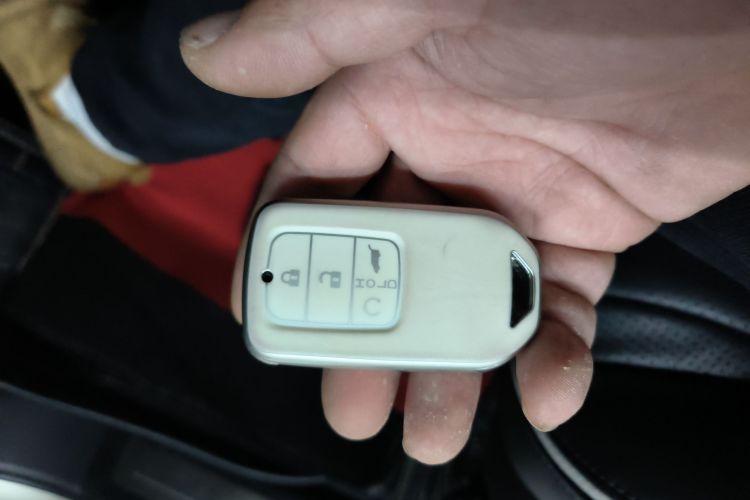 本田UR-V 2017款 240TURBO 两驱豪华版 国V中控内饰7001