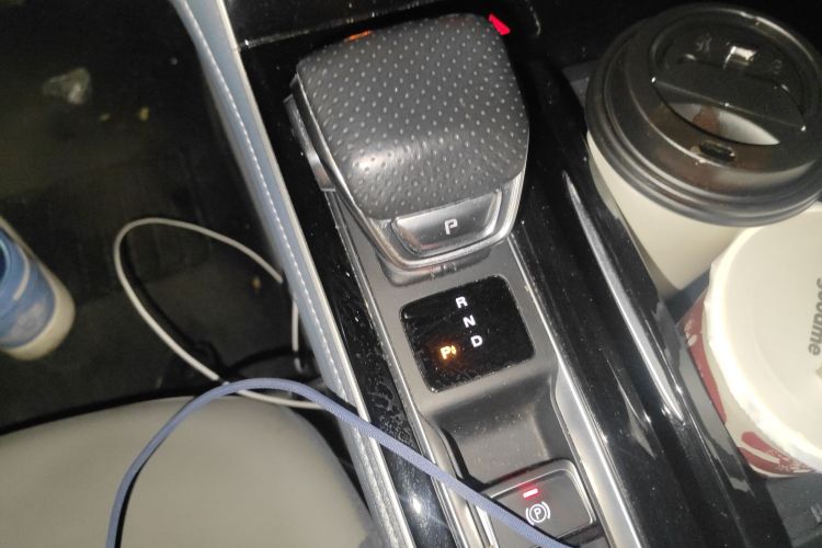 飞凡汽车 飞凡ER6 2020款 620km 智享版中控内饰18