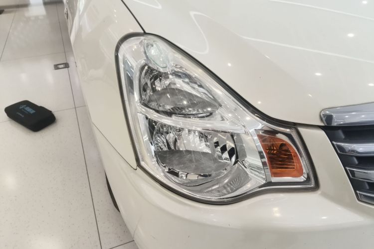 日产 轩逸 2018款 经典 1.6XE CVT舒适版车身外观8