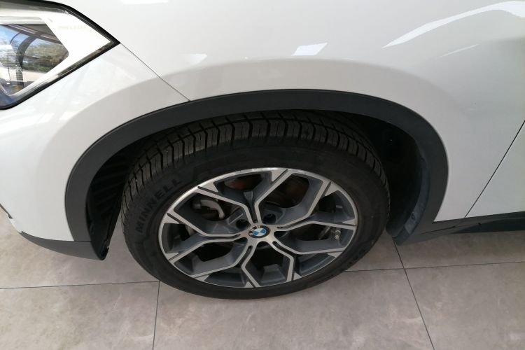 宝马X1 2022款 sDrive25Li 领先型车身外观6007