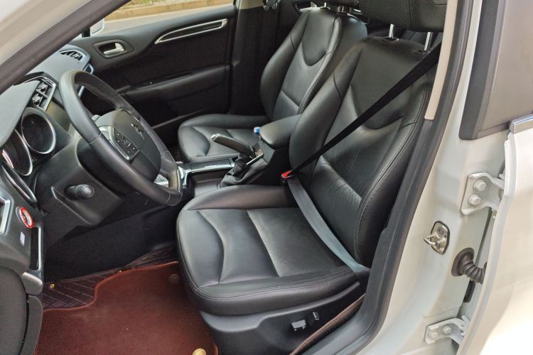 雪铁龙C4L 2014款 1.6THP 智驱版 自动劲智型中控内饰19