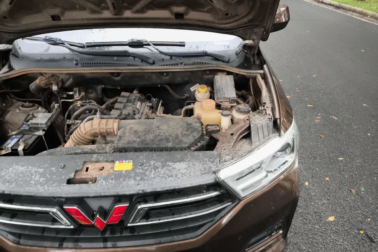 五菱汽车 五菱宏光 2021款 1.5L改款 S标准型 液压助力LAR局部细节9007