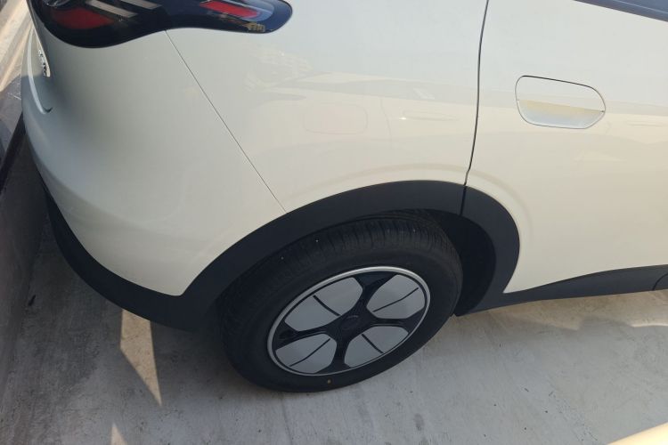 吉利银河 星愿 2025款 310km 青春版车身外观6008