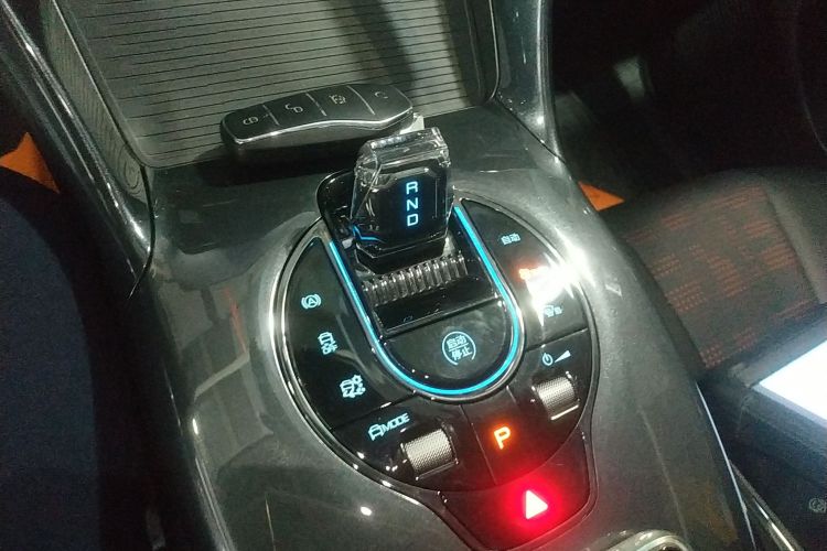 比亚迪e2 2024款 荣耀版 豪华型中控内饰18