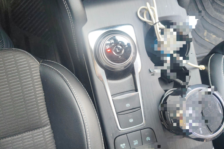 福特 福克斯 2021款 两厢 EcoBoost 180 自动锋潮型中控内饰18