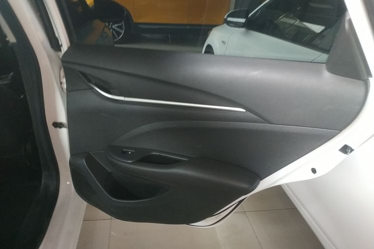 别克 英朗 2021款 改款 典范 1.5L 自动精英型中控内饰7006