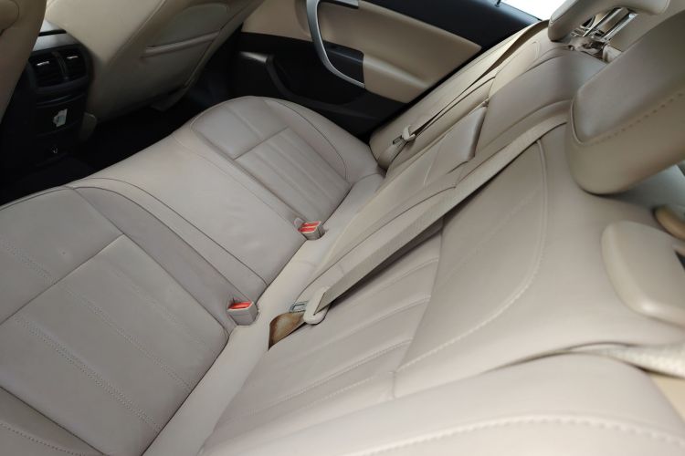 别克 君威 2014款 2.0L 精英时尚型中控内饰21