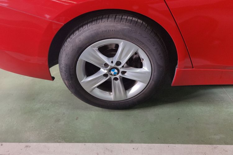 宝马3系 2014款 320i 时尚型车身外观6008