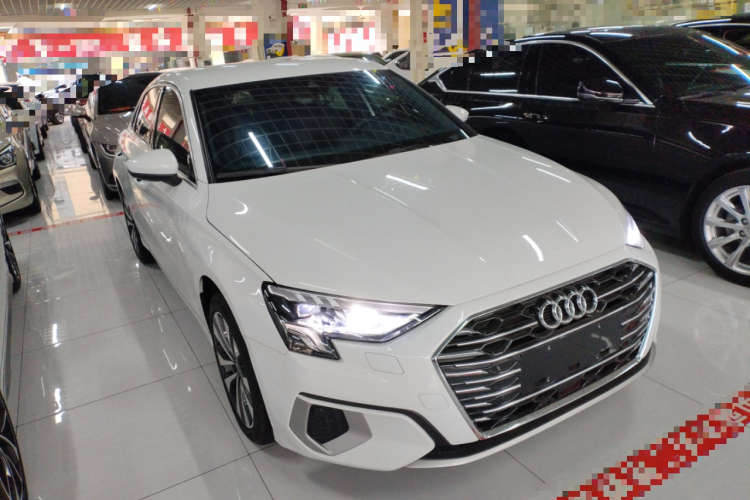 奥迪A3 2023款 改款 A3L Limousine 35 TFSI 进取致雅型车身外观3