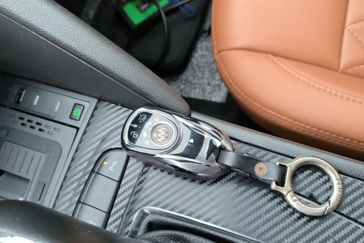 别克 君威 2019款 20T 精英型 国VI中控内饰7001