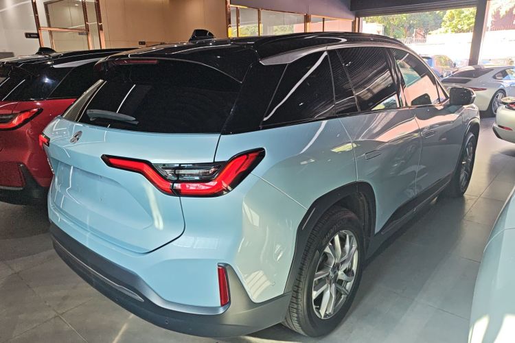 蔚来ES6 2020款 430KM 性能版车身外观7