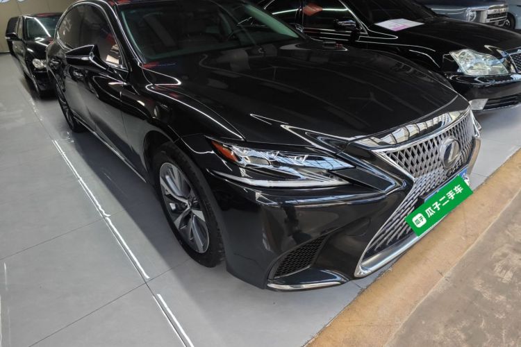 雷克萨斯LS 2020款 500h 卓越版 国VI车身外观3