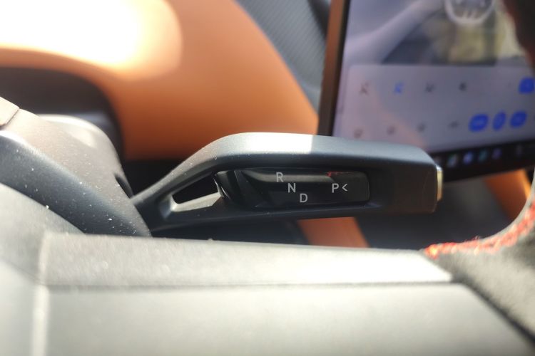 小米汽车 小米YU7 2025款 超长续航高性能四驱Max版中控内饰18