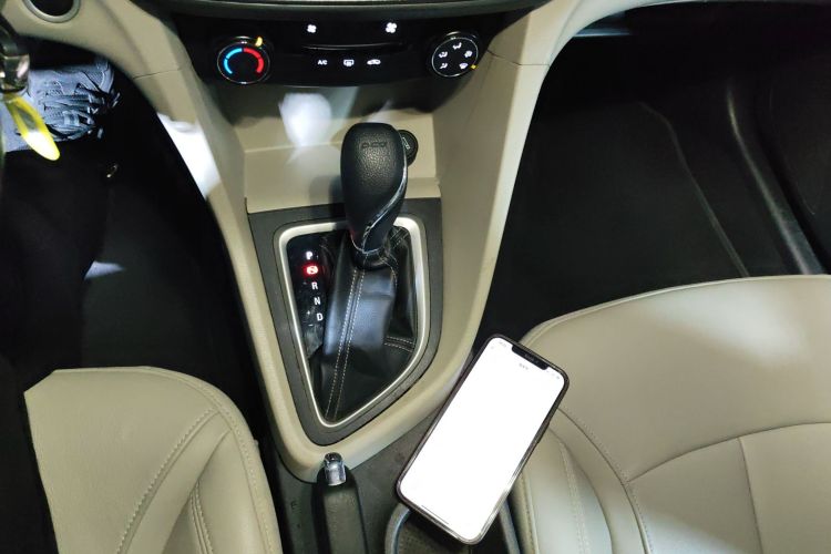 别克 英朗 2018款 15T 双离合精英型 国V局部细节18