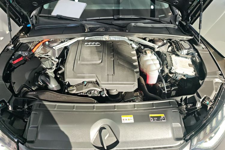 奥迪A4L 2023款 40 TFSI 时尚动感型机舱底盘24