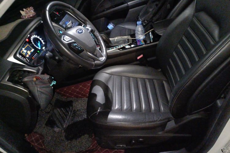 福特 蒙迪欧 2013款 2.0L GTDi200时尚型局部细节19