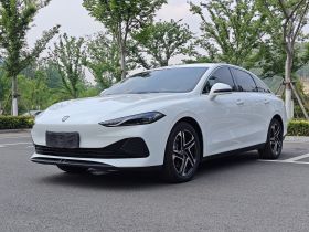 荣威D7 2023款 DMH 125km 超越版