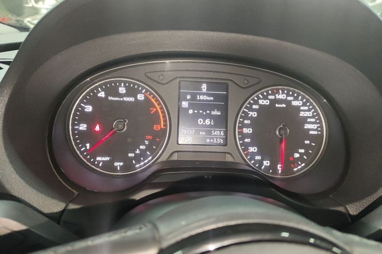 奥迪A3 2018款 30周年年型 Limousine 35 TFSI 进取型中控内饰14