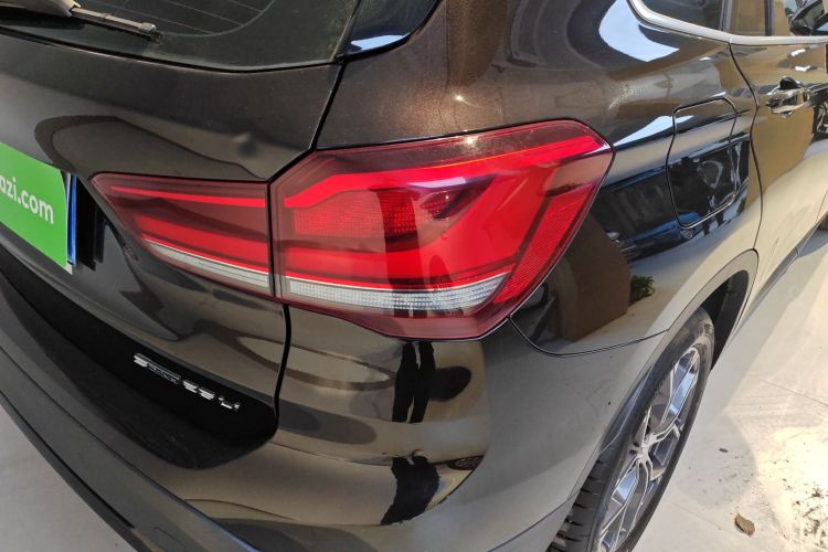 宝马X1 2021款 sDrive25Li 领先型车身外观9