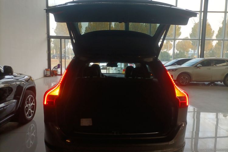 沃尔沃XC60 2015款 T5 AWD 智远版机舱底盘23