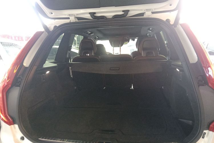 沃尔沃XC90 2021款 B5 智行豪华版 5座机舱底盘23