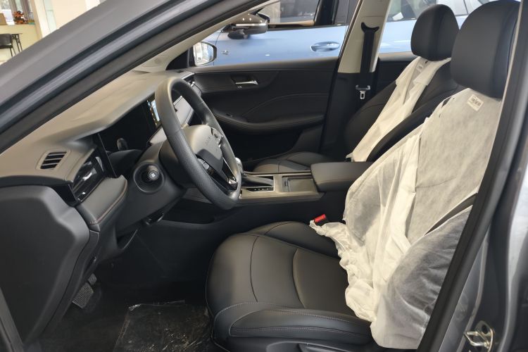 荣威i5 2023款 1.5L CVT豪华版中控内饰19