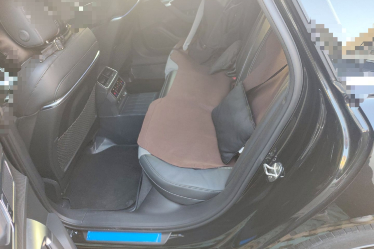 奥迪A6L 2023款 改款 45 TFSI 臻选动感型中控内饰21