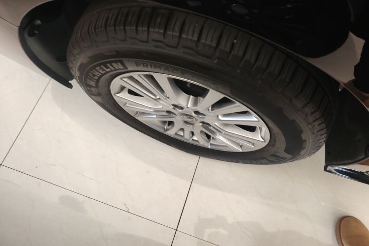 丰田 赛那SIENNA 2021款 2.5L混动 舒适版车身外观6008