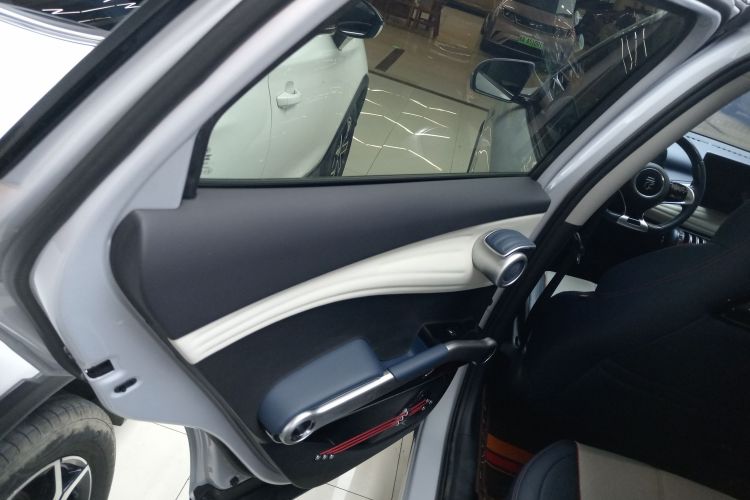 比亚迪 元PLUS 2022款 430KM 豪华型中控内饰7008