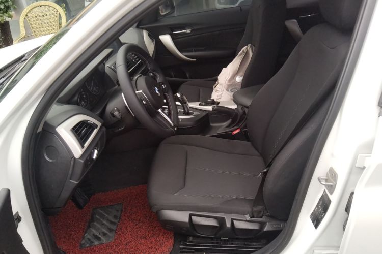 宝马1系(进口) 2016款 118i 领先型局部细节19