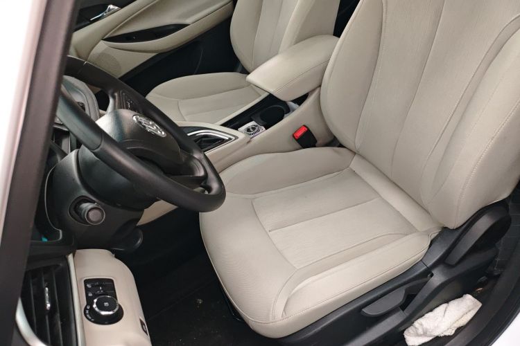 别克GL6 2018款 18T 6座精英型局部细节19