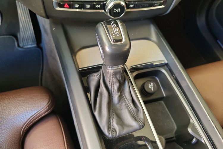 沃尔沃XC60 2020款 T5 四驱智雅豪华版中控内饰18