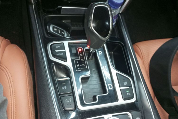 吉利汽车 博瑞 2015款 1.8T 尊贵型局部细节18