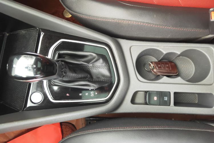 捷达VS7 2020款 1.4T 自动荣耀型中控内饰18