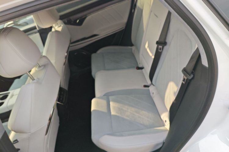 岚图汽车 岚图FREE 2025款 318 318km 后驱环游版中控内饰7004