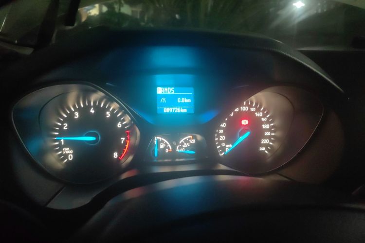 福特 福克斯 2018款 两厢经典 1.6L 自动舒适型智行版中控内饰14