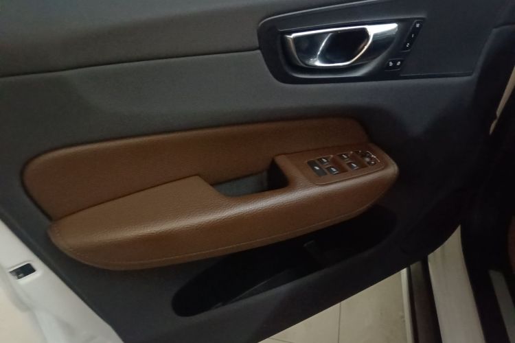 沃尔沃XC60 2021款 T5 四驱智逸豪华版中控内饰7007