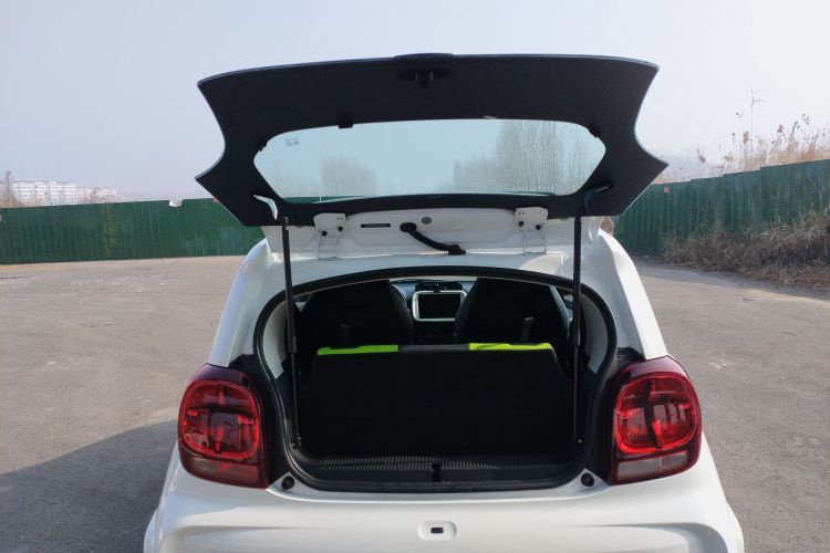 荣威 科莱威CLEVER 2021款 302km新四座超能版机舱底盘23