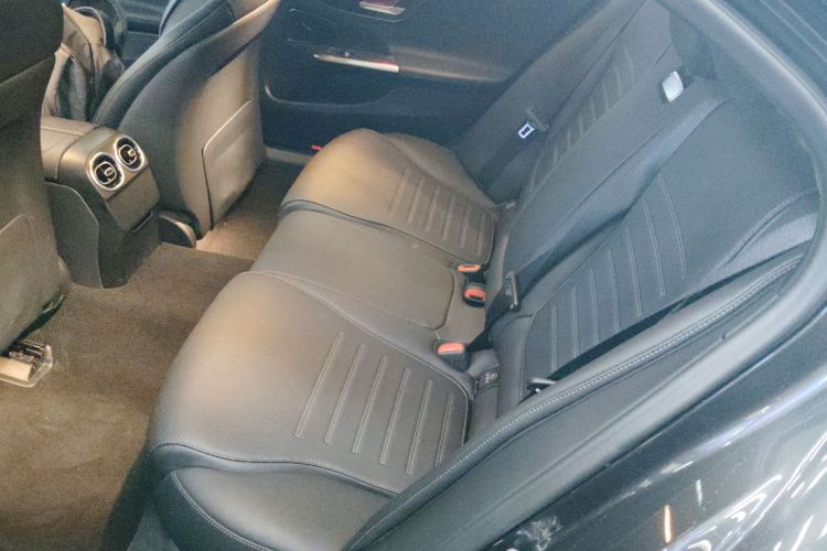 奔驰C级 2022款 改款 C 200 L 运动版中控内饰7004