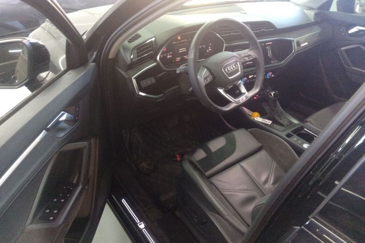 奥迪Q3 Sportback 2022款 40 TFSI 时尚型中控内饰7003