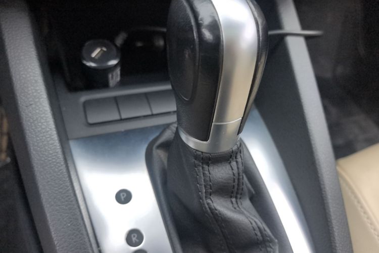 大众 速腾 2014款 改款 1.4TSI 自动豪华型中控内饰18