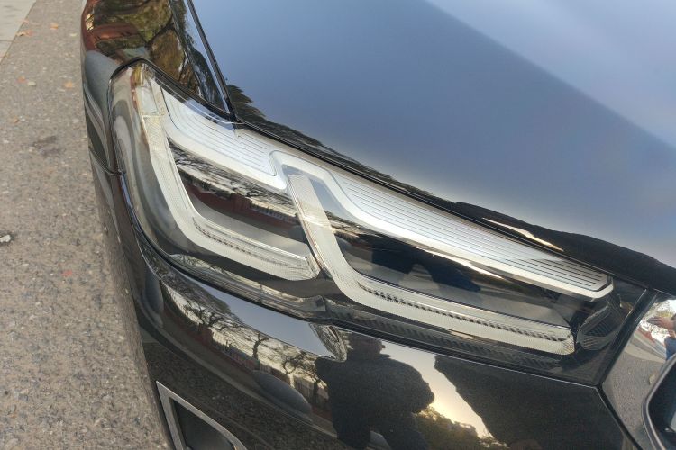 宝马5系 2021款 530Li 领先型 豪华套装车身外观8