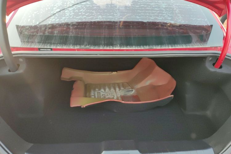 标致308 2014款 乐享版 经典 1.6L 手动优尚型机舱底盘23