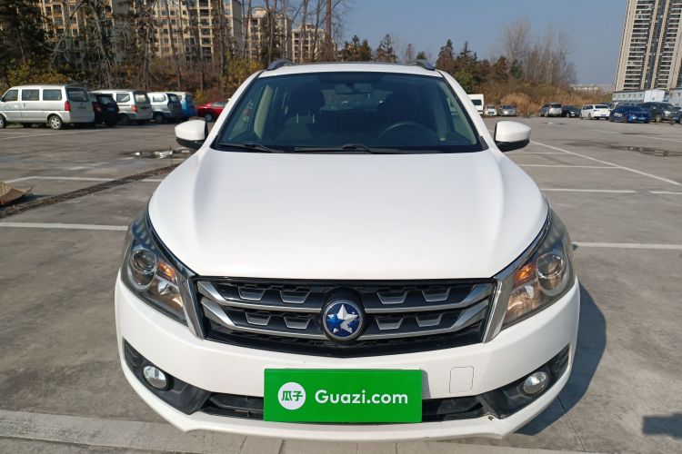 启辰T70 2016款 2.0L CVT睿趣版车身外观2