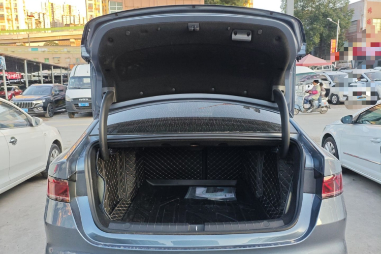 比亚迪 秦PLUS 2024款 荣耀版 EV 510KM领先型机舱底盘23