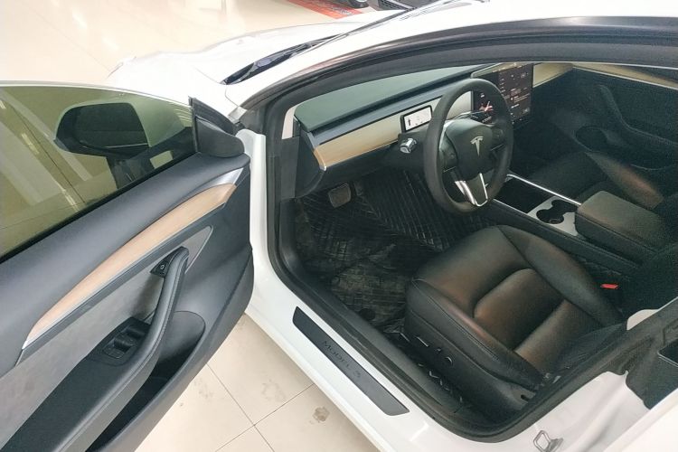特斯拉 Model 3 2022款 后轮驱动版中控内饰7003