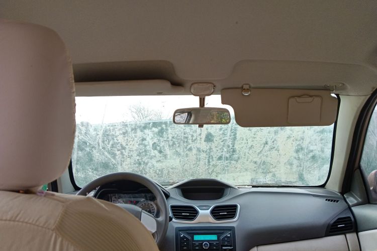 一汽 夏利N5 2014款 1.0L 手动舒适型中控内饰22