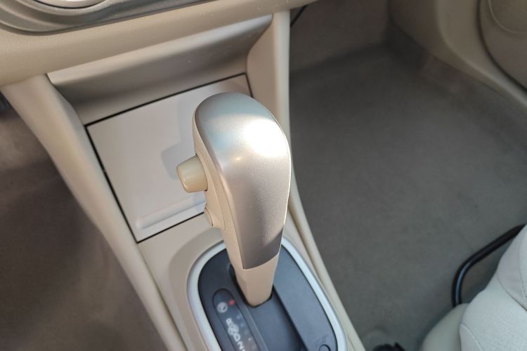 日产 轩逸 2012款 经典 1.6XE 自动舒适版中控内饰18