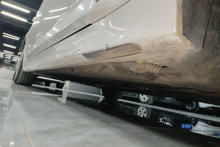 宝马5系 2019款 530Li 领先型 豪华套装局部细节9001